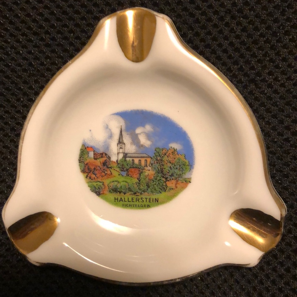 HALLERSTEIN FICHTEL SMALL CIGARETTE ASHTRAY MADE IN BAVARIA - 3 1/2” - #309